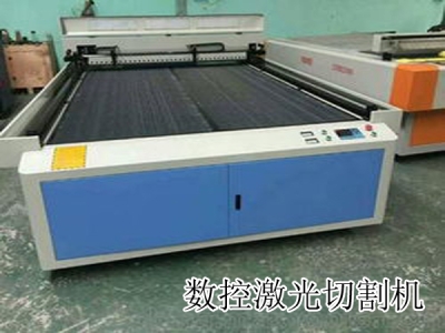 深入解析光纖激光切割機的核心技術(shù)與應(yīng)用領(lǐng)域